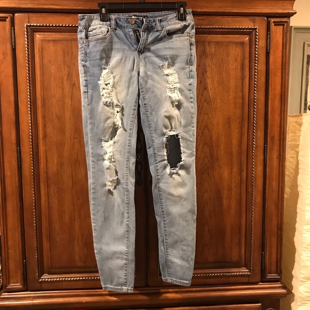 Destroyed DOLLHOUSE Jeans